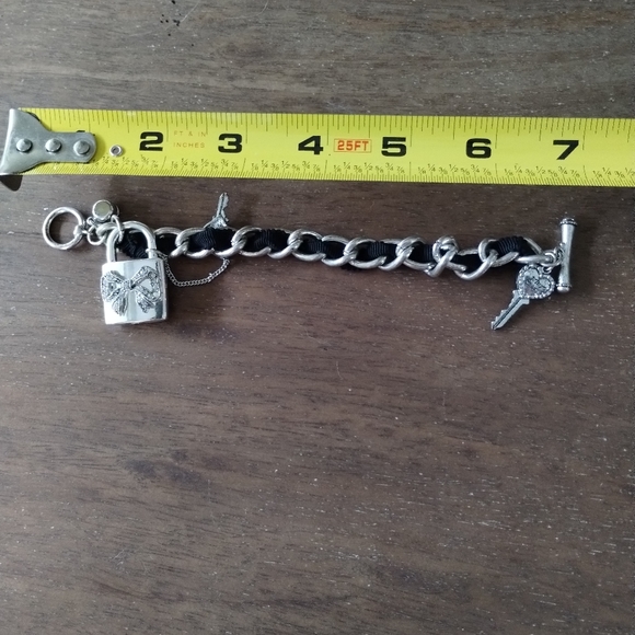 Betsy Johnson bracelet - Picture 3 of 4